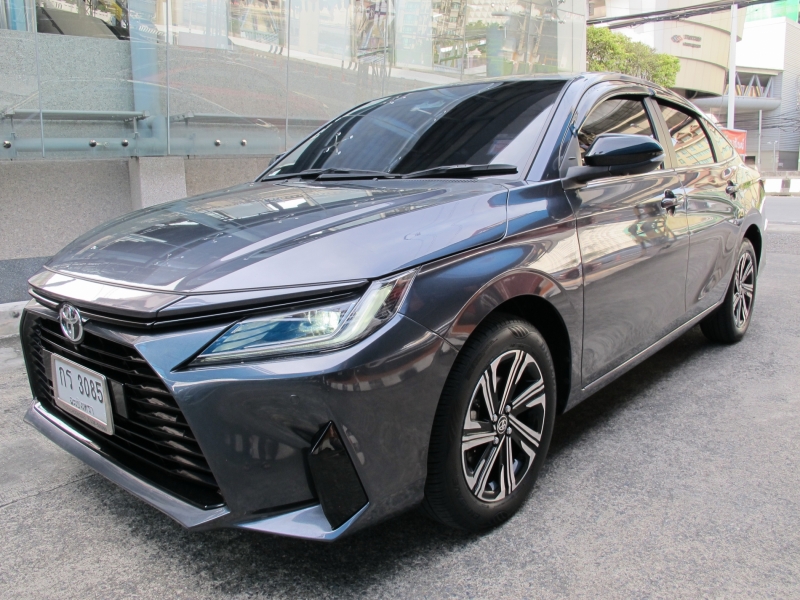 2023 TOYOTA YARIS ATIV Premium Luxury