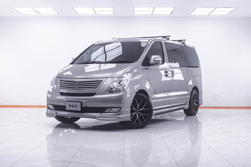 2011 HYUNDAI H-1 2.5 DELUXE
