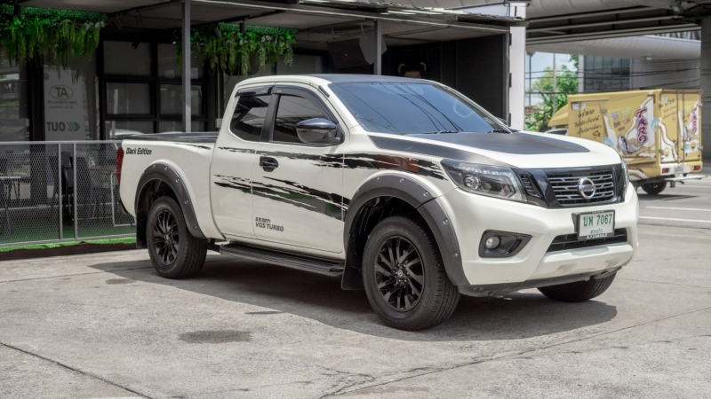 2021 NISSAN NAVARA NP300 KING CAB 2.5 E CALIBRE Black Edition
