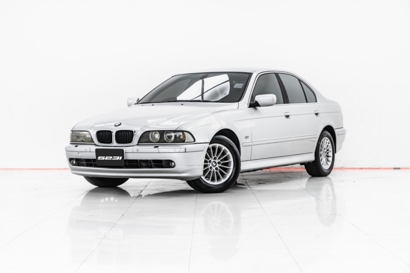 2004 BMW SERIES 5 523iA