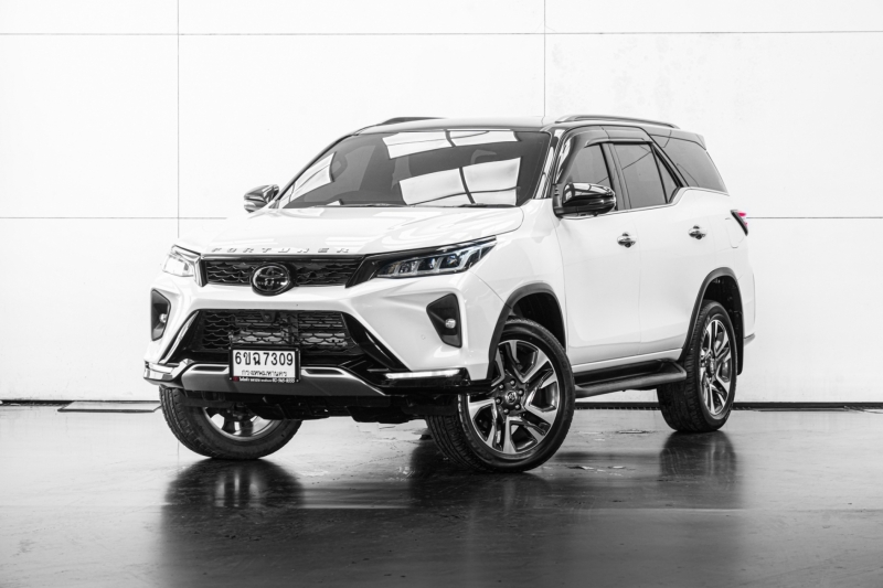 2025 TOYOTA FORTUNER 2.4 LEGENDER 2WD
