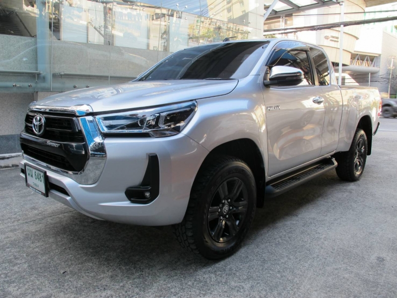 2024 TOYOTA HILUX REVO 2.4 Entry Smartcab Prerunner