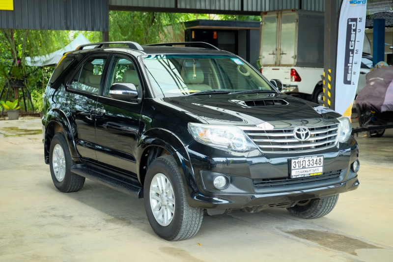 2013 TOYOTA FORTUNER 3.0 V