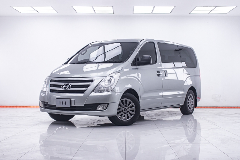 2018 HYUNDAI H-1 2.5 TOURING