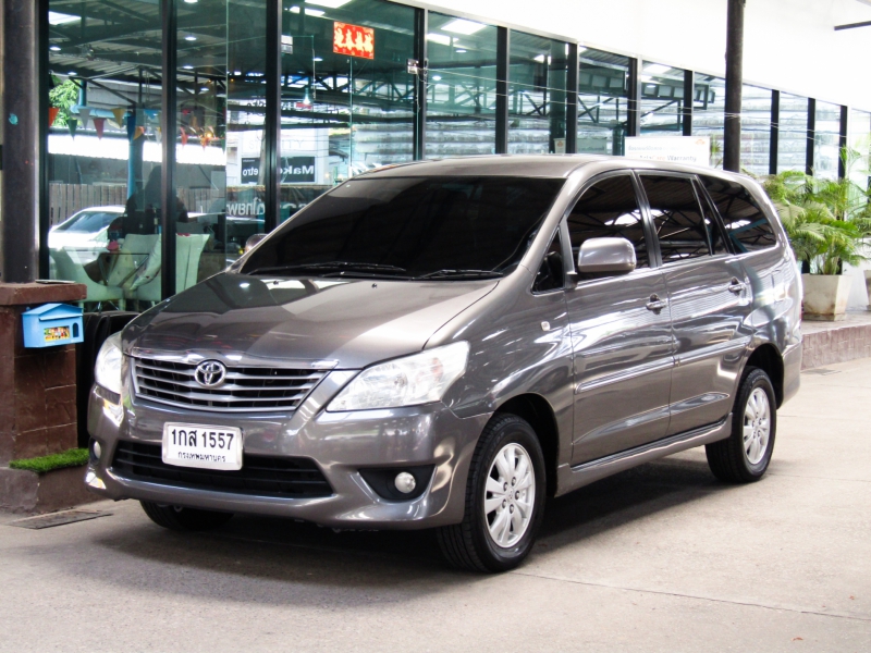 2013 TOYOTA INNOVA 2.0 G
