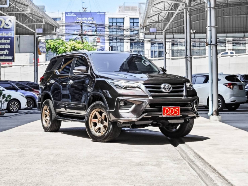 2017 TOYOTA FORTUNER 2.4 V