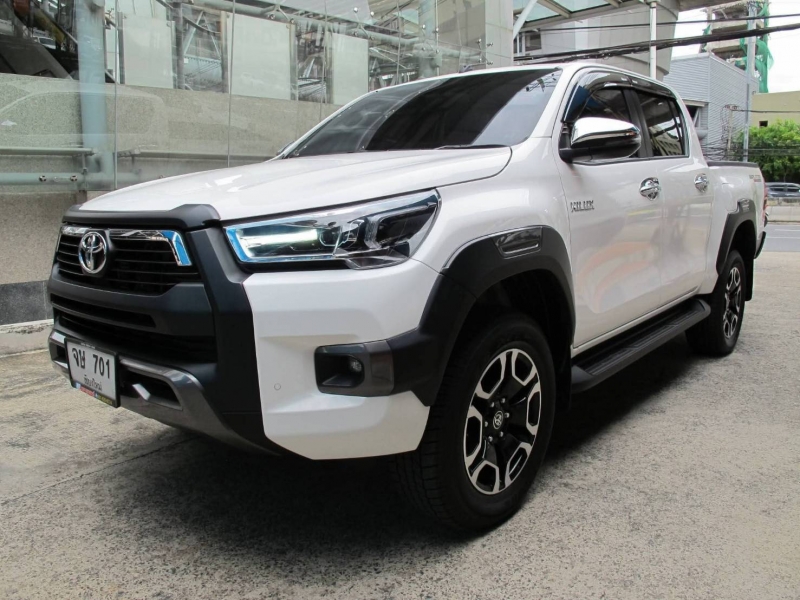 2025 TOYOTA HILUX REVO 2.4 Doublecab Prerunner MID