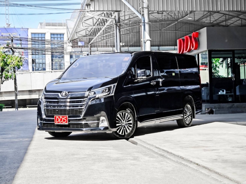 2020 TOYOTA MAJESTY Premium
