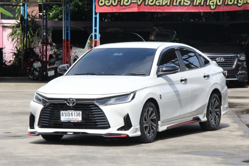 2022 TOYOTA YARIS ATIV Premium Luxury