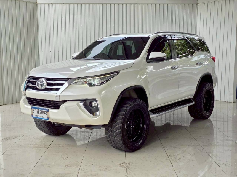 2019 TOYOTA FORTUNER 2.4 V 4WD