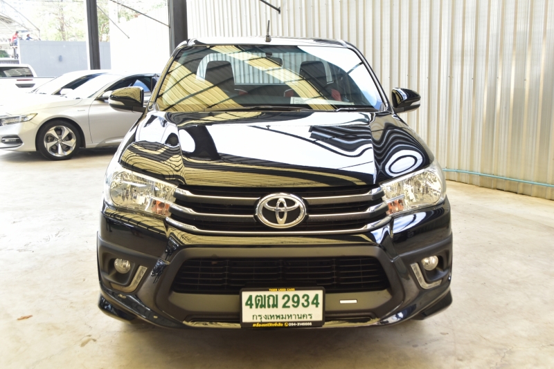 2016 TOYOTA HILUX REVO