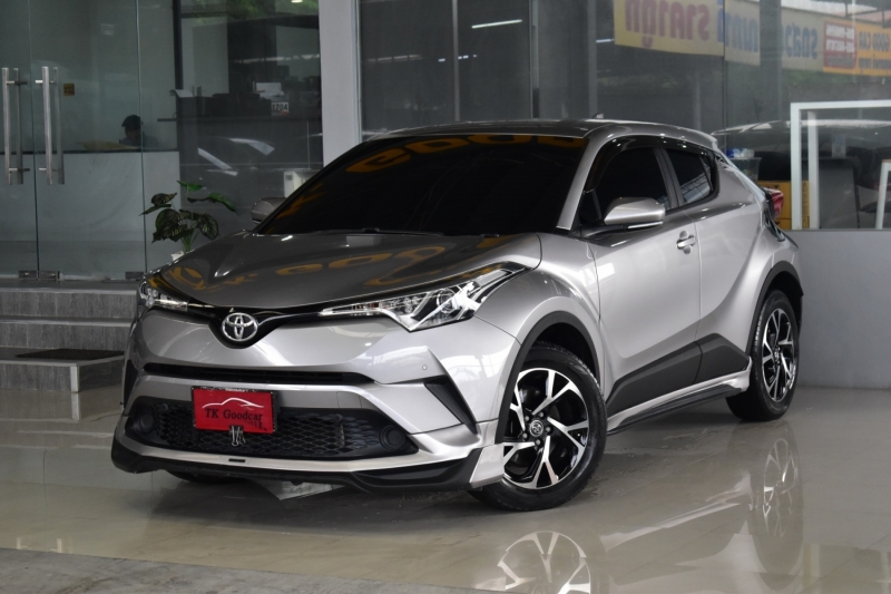 2019 TOYOTA C-HR  1.8 ENTRY
