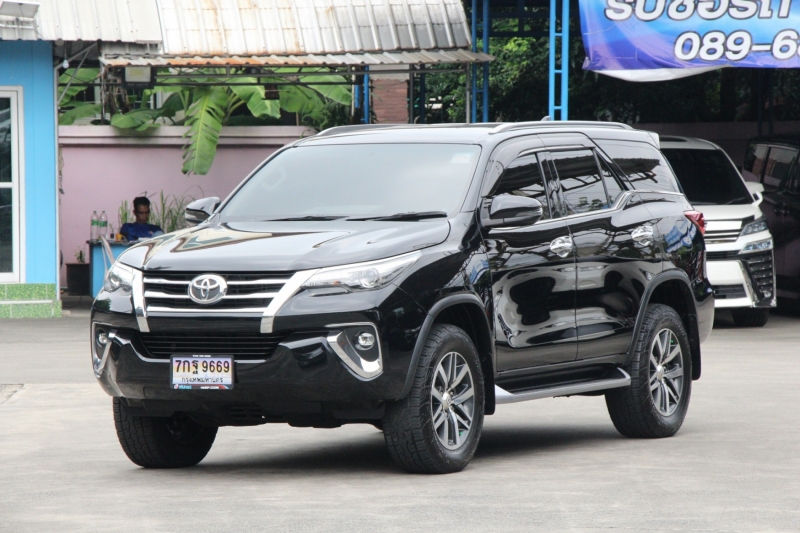 2019 TOYOTA FORTUNER 2.4 V
