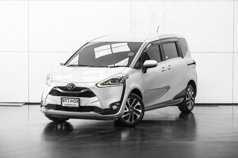 2019 TOYOTA SIENTA 1.5 V