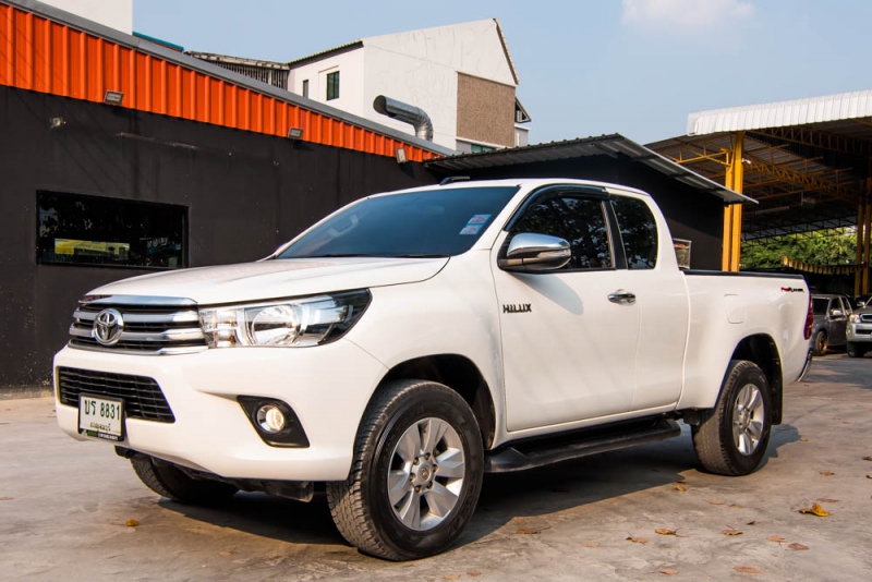 2015 TOYOTA HILUX REVO 2.4 E Smartcab