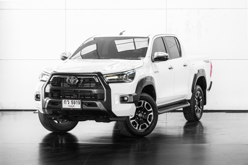 2024 TOYOTA HILUX REVO 2.4 Doublecab Prerunner MID