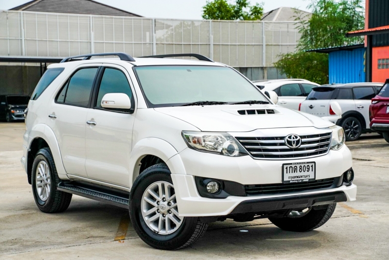 2013 TOYOTA FORTUNER 3.0 V