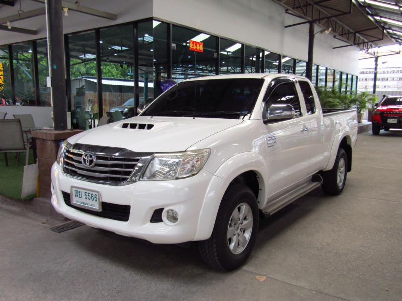 2013 TOYOTA HILUX VIGO 3.0 G SMART CAB PRERUNNER