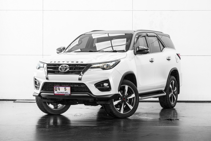 2019 TOYOTA FORTUNER 2.8 TRD Sportivo 2WD