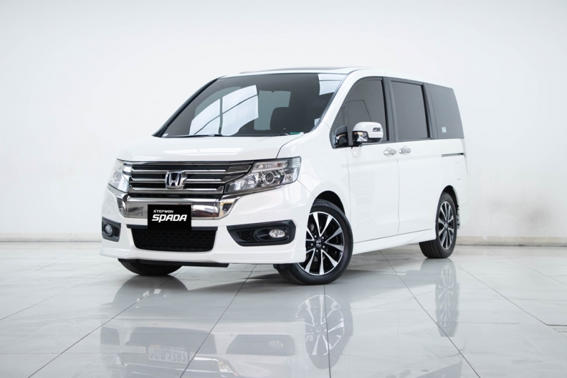 2014 HONDA STEPWAGON 2.0 SPADA