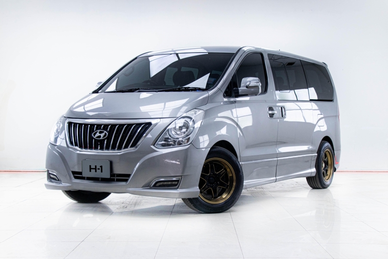 2018 HYUNDAI H-1 2.5 DELUXE