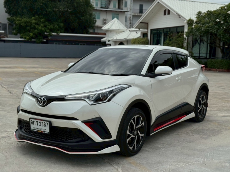 2019 TOYOTA C-HR  1.8 ENTRY