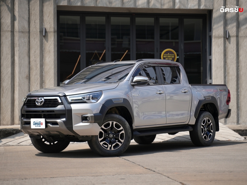 2023 TOYOTA HILUX REVO 2.4 Doublecab Prerunner MID