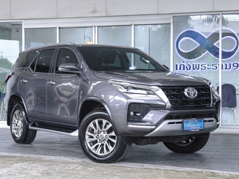 2020 TOYOTA FORTUNER 2.4 V 4WD