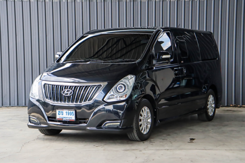 2017 HYUNDAI H-1 2.5 DELUXE