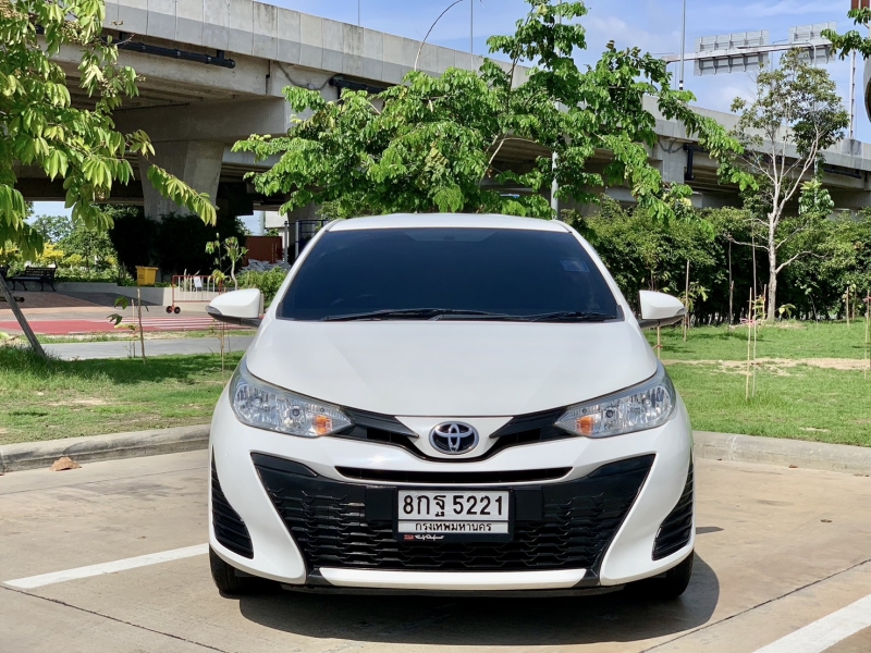 2019 TOYOTA YARIS 1.2 E