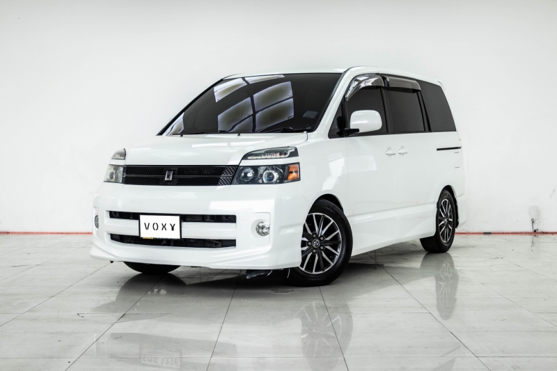 2005 TOYOTA VOXY 2.0 ZS