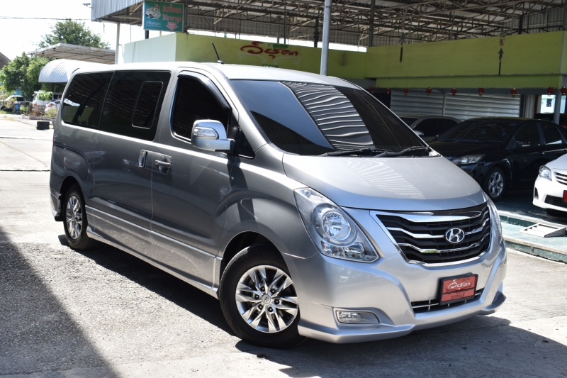 2015 HYUNDAI H-1 2.5 ELITE