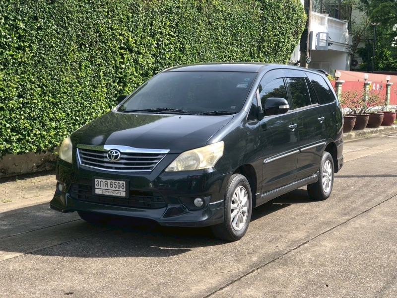 2014 TOYOTA INNOVA 2.0 V