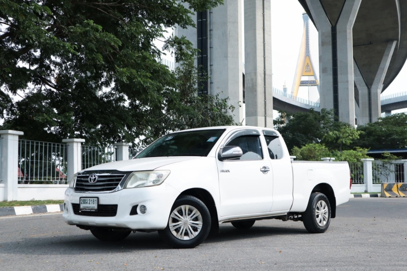 2013 TOYOTA HILUX VIGO 2.7 J STANDARD CAB