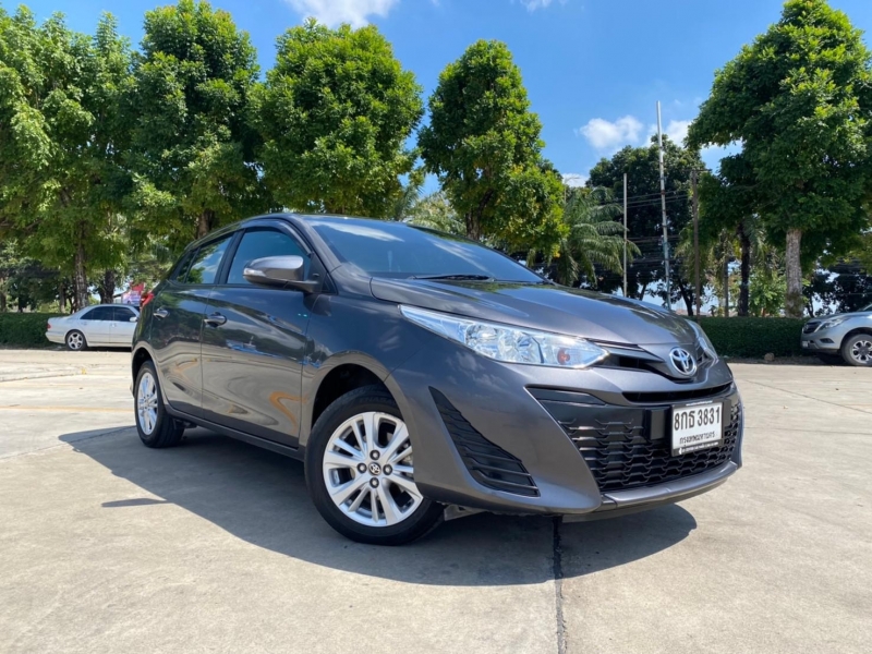 2019 TOYOTA YARIS 1.2 E