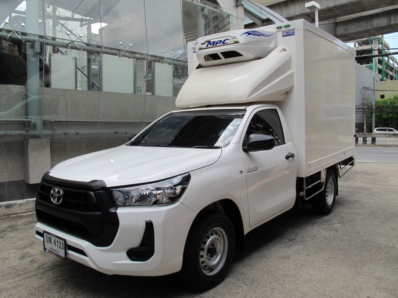 2024 TOYOTA HILUX REVO 2.4 E Smartcab